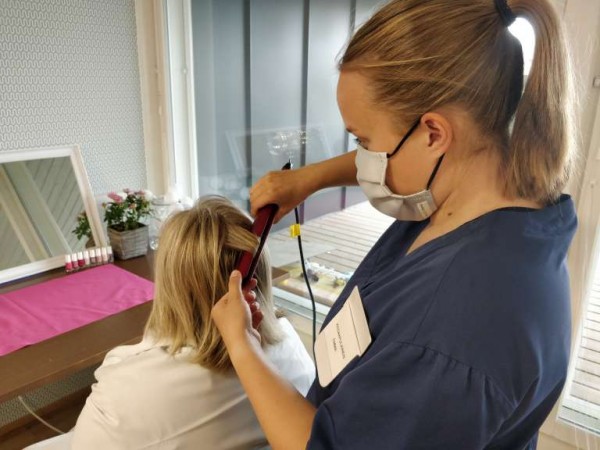 bd4b9b42 emma ulkoiluttaja vaaka 768x2